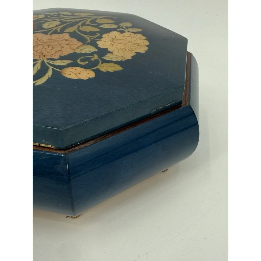Vintage Sorrento Italy Inlaid Music Box Reuge Swiss Movement Canon in D Works